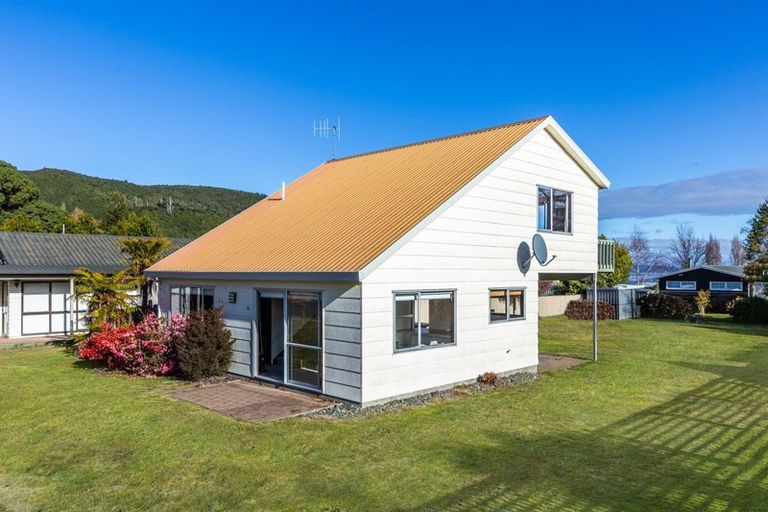 Photo of property in 15 Susan Lane, Kinloch, Taupo, 3377