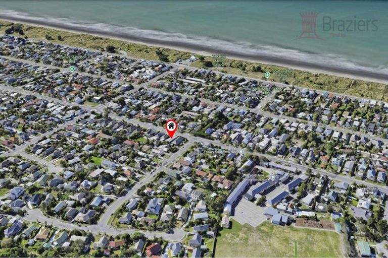 Photo of property in 2/120 Estuary Road, South New Brighton, Christchurch, 8062