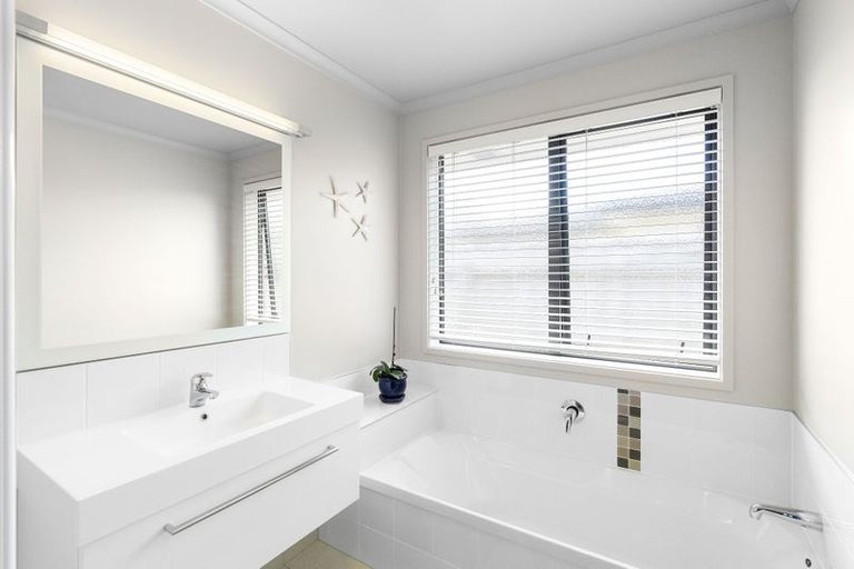 Photo of property in 81 Awatea Avenue, Paraparaumu, 5032