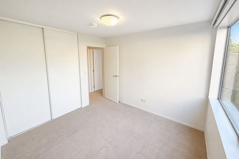 Photo of property in Bay Palms Apartments, 2a/30 Bute Road, Browns Bay, Auckland, 0630