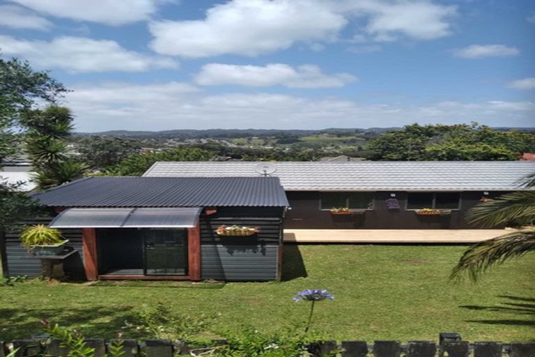 Photo of property in 252 Sturges Road, Henderson, Auckland, 0612
