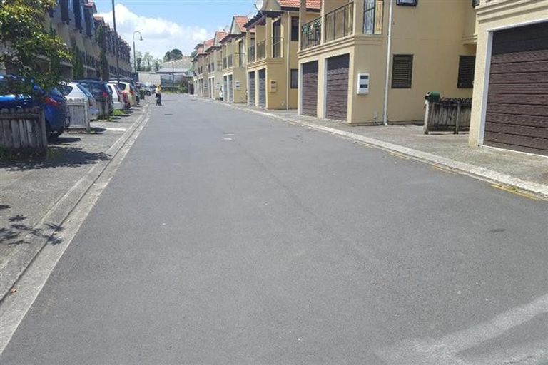 Photo of property in 26/8 Margan Avenue, New Lynn, Auckland, 0600