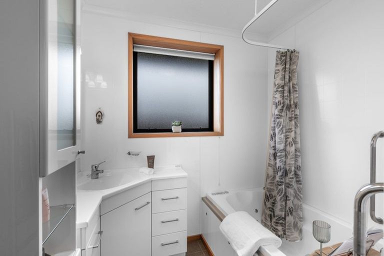 Photo of property in 37 Renfrew Street, Waikiwi, Invercargill, 9810