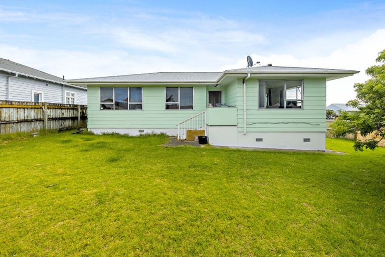 Photo of property in 38 Burundi Avenue, Clendon Park, Auckland, 2103