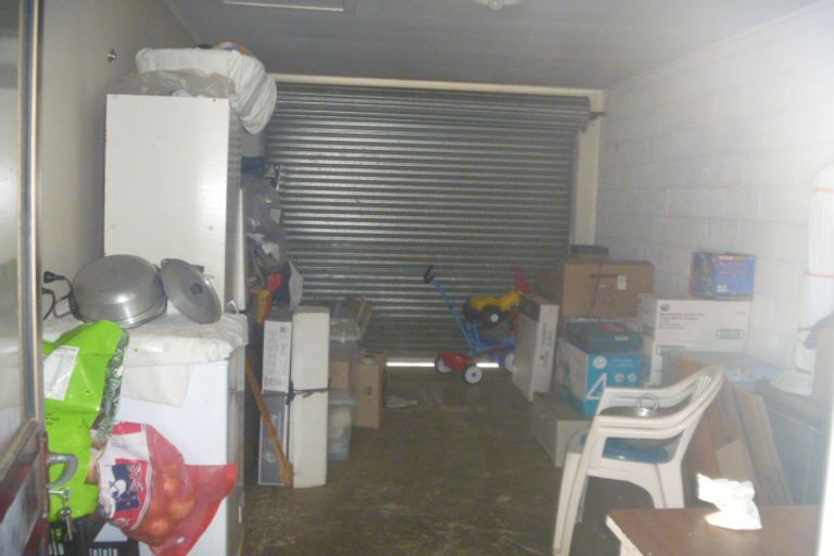 Photo of property in 1/2 Walter Strevens Drive, Conifer Grove, Takanini, 2112