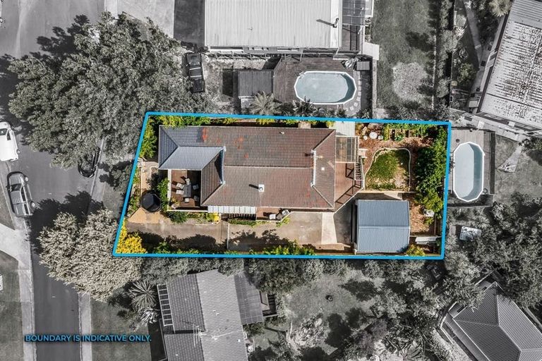 Photo of property in 5 Seabar Place, Glen Eden, Auckland, 0602
