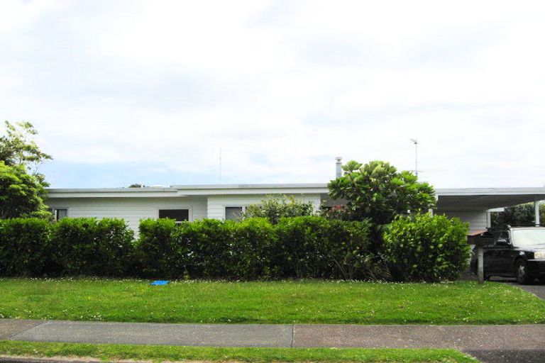 Photo of property in 104 Pacific Parade, Army Bay, Whangaparaoa, 0930