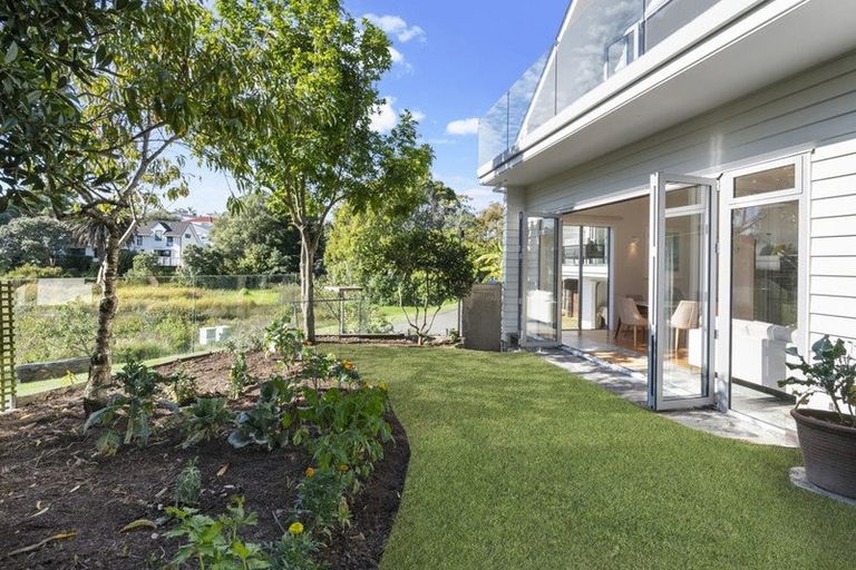 Photo of property in 42 Harley Close, Hauraki, Auckland, 0622