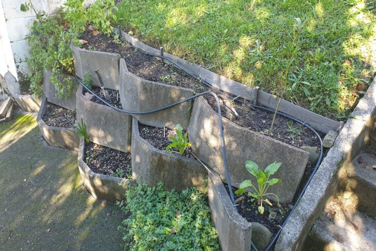 Photo of property in 1/22 Woodside Avenue, Northcote, Auckland, 0627