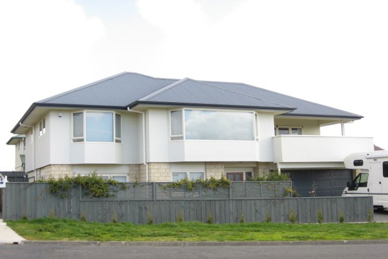 Photo of property in 34 Tauroa Road, Havelock North, 4130