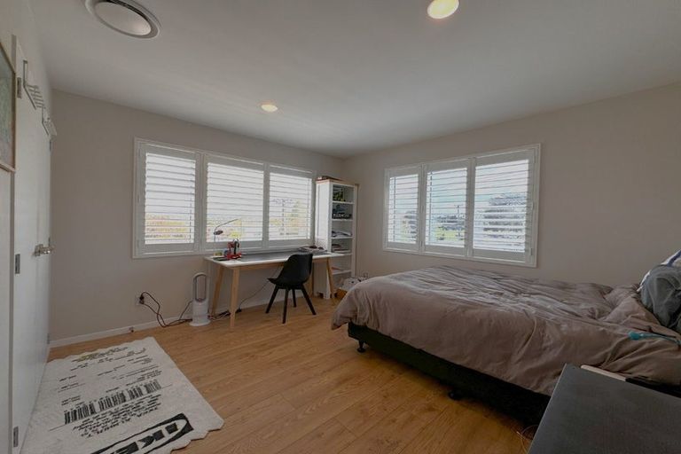 Photo of property in 17a Lake Pupuke Drive, Takapuna, Auckland, 0622