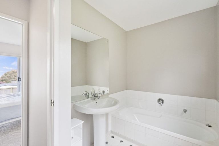 Photo of property in 28 Rakau Views, Orewa, 0931