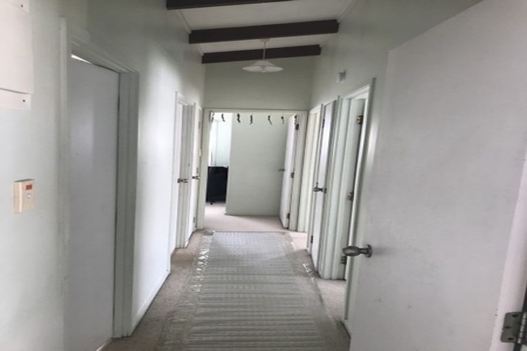 Photo of property in 3 Robertson Road, Ranui, Auckland, 0612