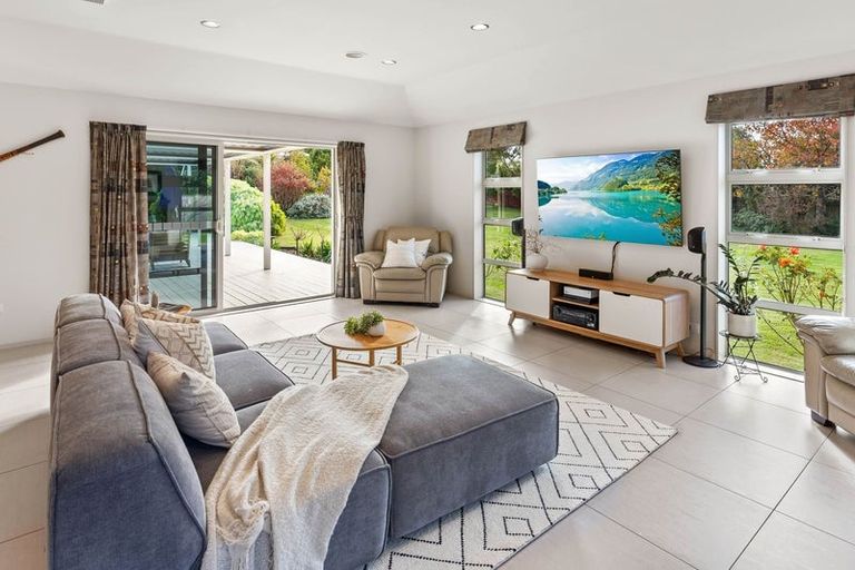 Photo of property in 158 Raumati Road, Raumati Beach, Paraparaumu, 5032