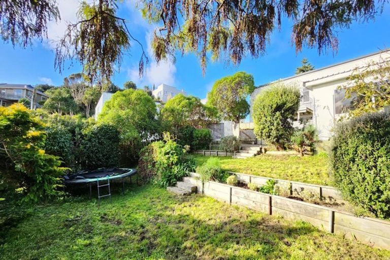 Photo of property in 73 Maupuia Road, Maupuia, Wellington, 6022