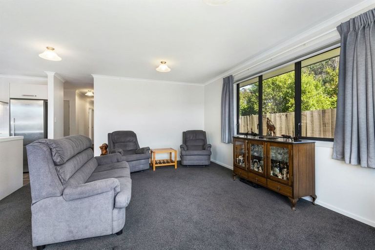 Photo of property in 8 Hull Place, Whitby, Porirua, 5024