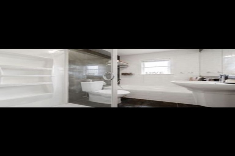 Photo of property in 94 Colwill Road, Massey, Auckland, 0614