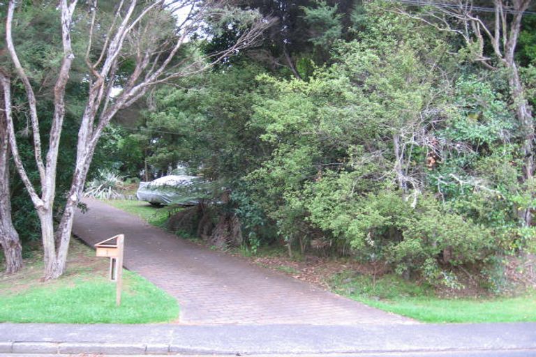 Photo of property in 1 Miha Road, Titirangi, Auckland, 0604