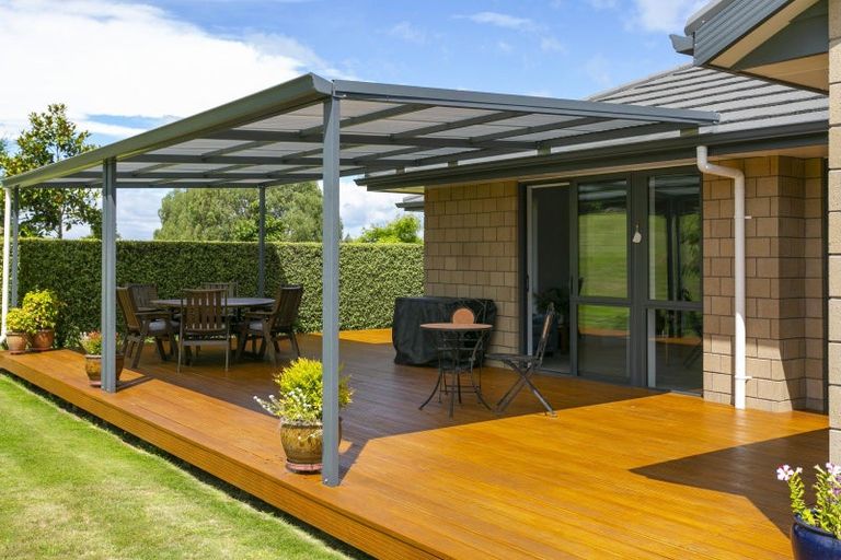Photo of property in 18 Loch Views Road, Acacia Bay, Taupo, 3385