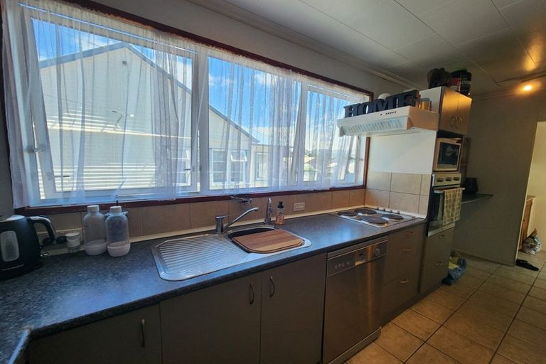 Photo of property in 2 Feist Street, Naenae, Lower Hutt, 5011