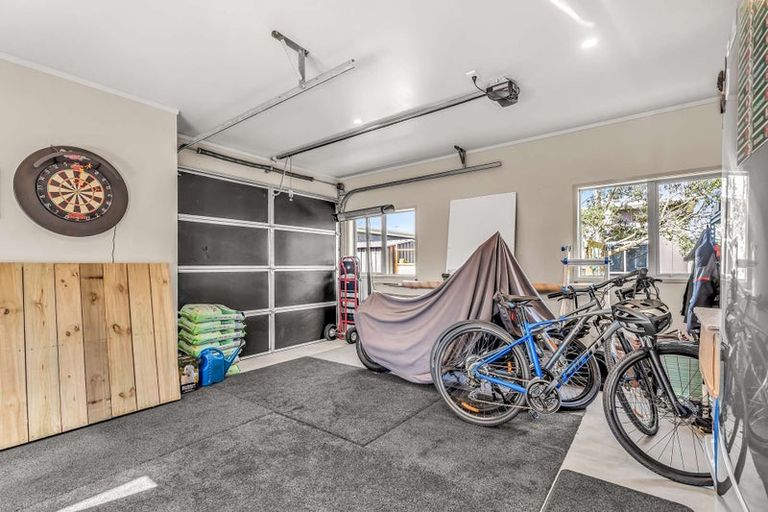 Photo of property in 10 Rena Place, Whitianga, 3510