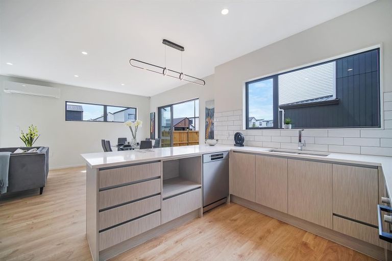 Photo of property in 32 Kairakau Street, Papakura, 2110