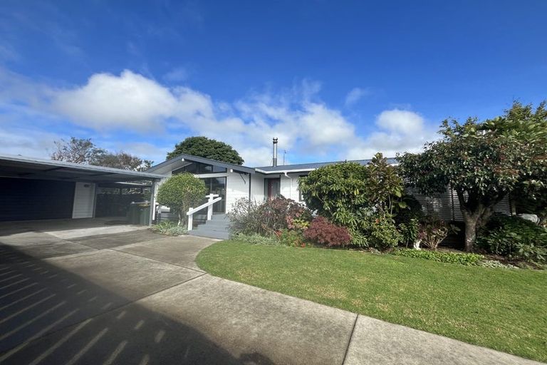 Photo of property in 112 Heta Road, Highlands Park, New Plymouth, 4312