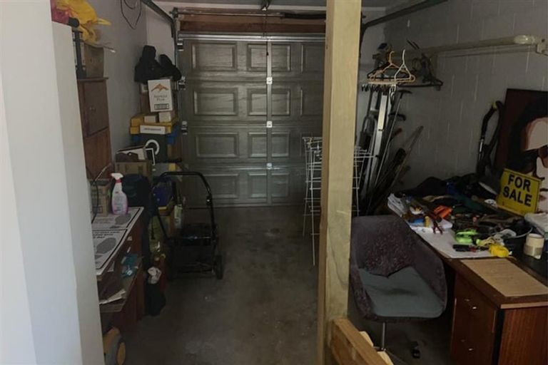 Photo of property in 5a Nimrod Place, Half Moon Bay, Auckland, 2012