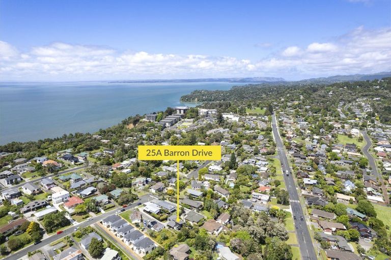 Photo of property in 25a Barron Drive, Green Bay, Auckland, 0604