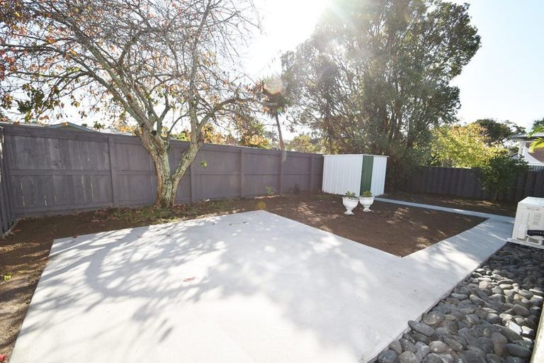 Photo of property in 9 Wairata Place, Te Atatu South, Auckland, 0610