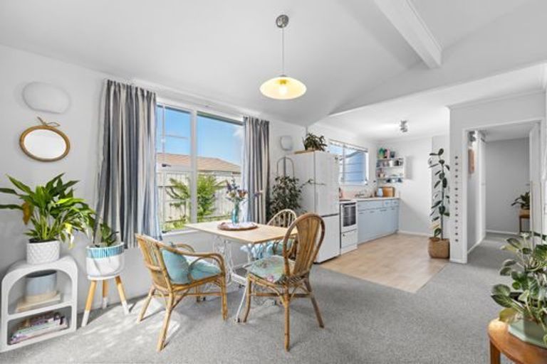 Photo of property in 16a Newbourne Crescent, Redwoodtown, Blenheim, 7201