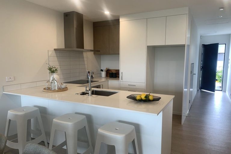 Photo of property in 2/18 Paraone Crescent, Takanini, 2112