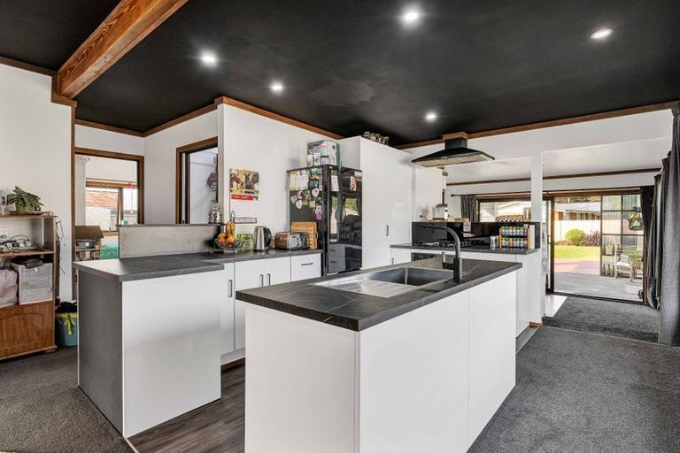 Photo of property in 126 Miranda Street, Stratford, 4332