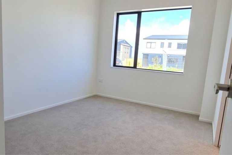 Photo of property in 20a Crestview Rise, Papakura, 2110