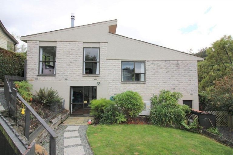 Photo of property in 103 Glenross Street, Glenross, Dunedin, 9011