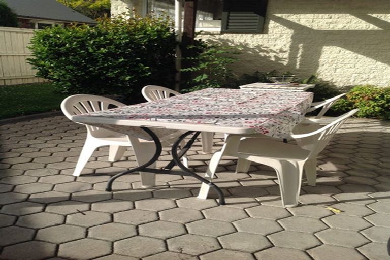 Photo of property in 1/271 Memorial Avenue, Burnside, Christchurch, 8053