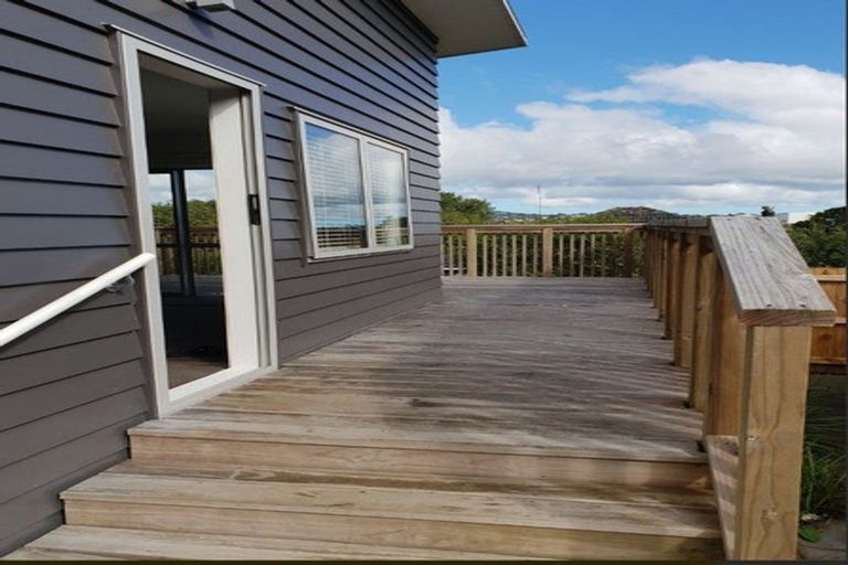 Photo of property in 25c View Road, Henderson, Auckland, 0612