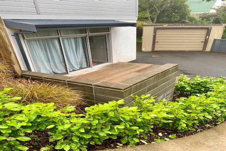 Photo of property in 1/220 Huatoki Street, Upper Vogeltown, New Plymouth, 4310