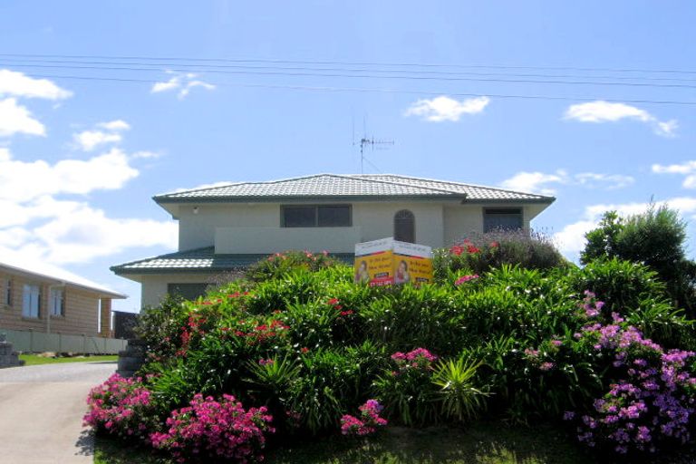 Photo of property in 77 Shaw Road, Waihi Beach, 3611