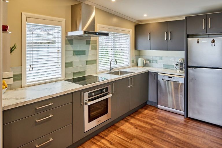 Photo of property in 69 Muritai Road, Eastbourne, Lower Hutt, 5013