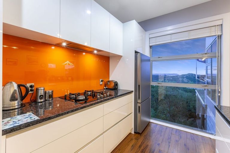 Photo of property in 5 Seascape View, Paremata, Porirua, 5024