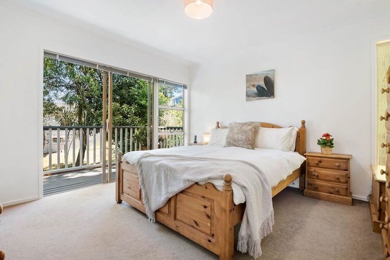 Photo of property in 37 Wyoming Avenue, Murrays Bay, Auckland, 0630