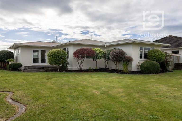 Photo of property in 11 Aberdeen Avenue, Takaro, Palmerston North, 4412