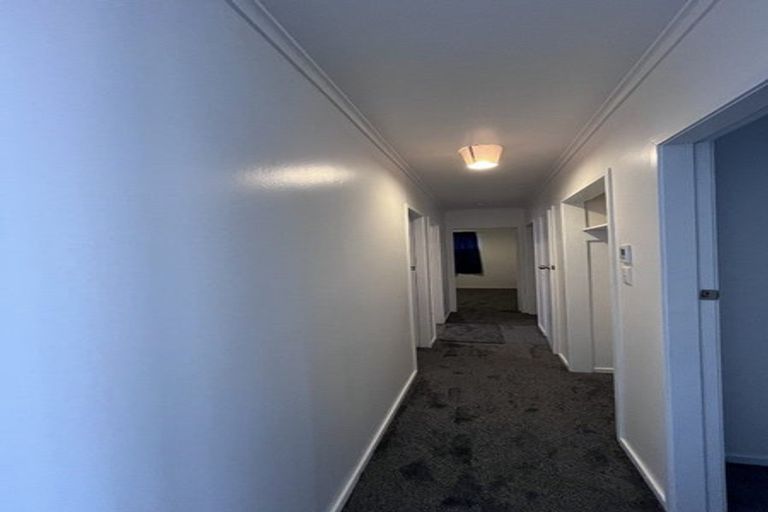 Photo of property in 79 Cobham Crescent, Kelston, Auckland, 0602