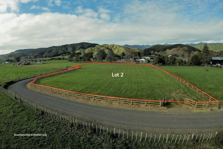 Photo of property in 431 Tararua Road, Levin, 5571