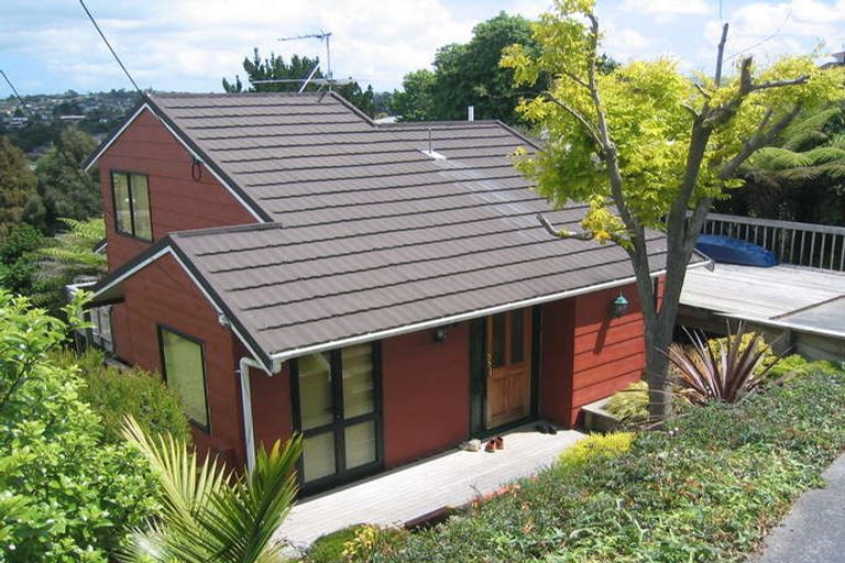 Photo of property in 136 Carlisle Road, Northcross, Auckland, 0632