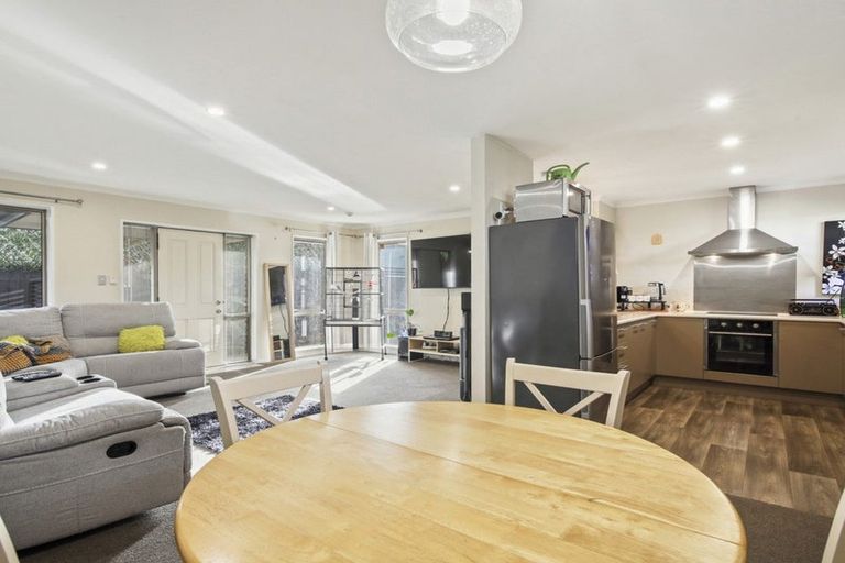 Photo of property in 10 Netley Place, Aranui, Christchurch, 8061