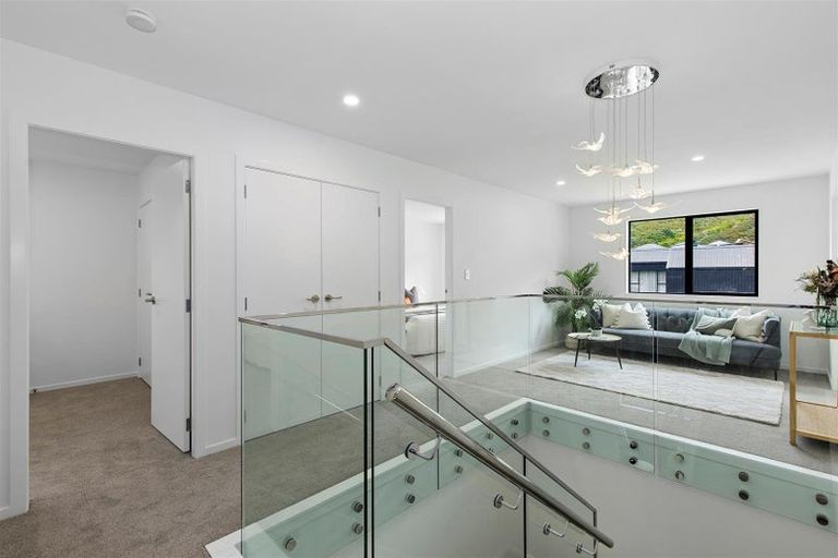 Photo of property in 5 Pihipihi Way, Crofton Downs, Wellington, 6035