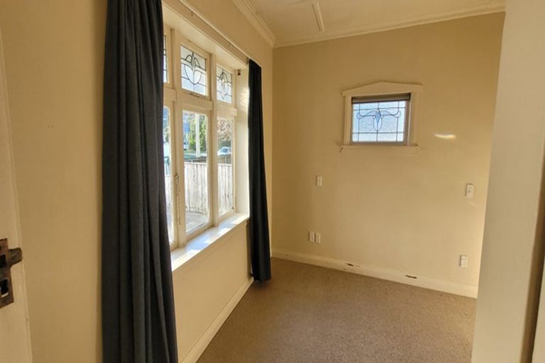 Photo of property in 40 Birdwood Road, Waterloo, Lower Hutt, 5011