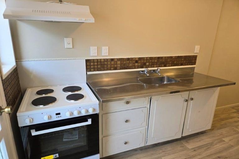 Photo of property in 2/72 Nursery Road, Phillipstown, Christchurch, 8011